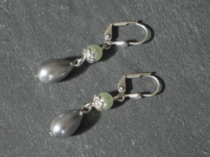 Jade Green Pearl Earrings